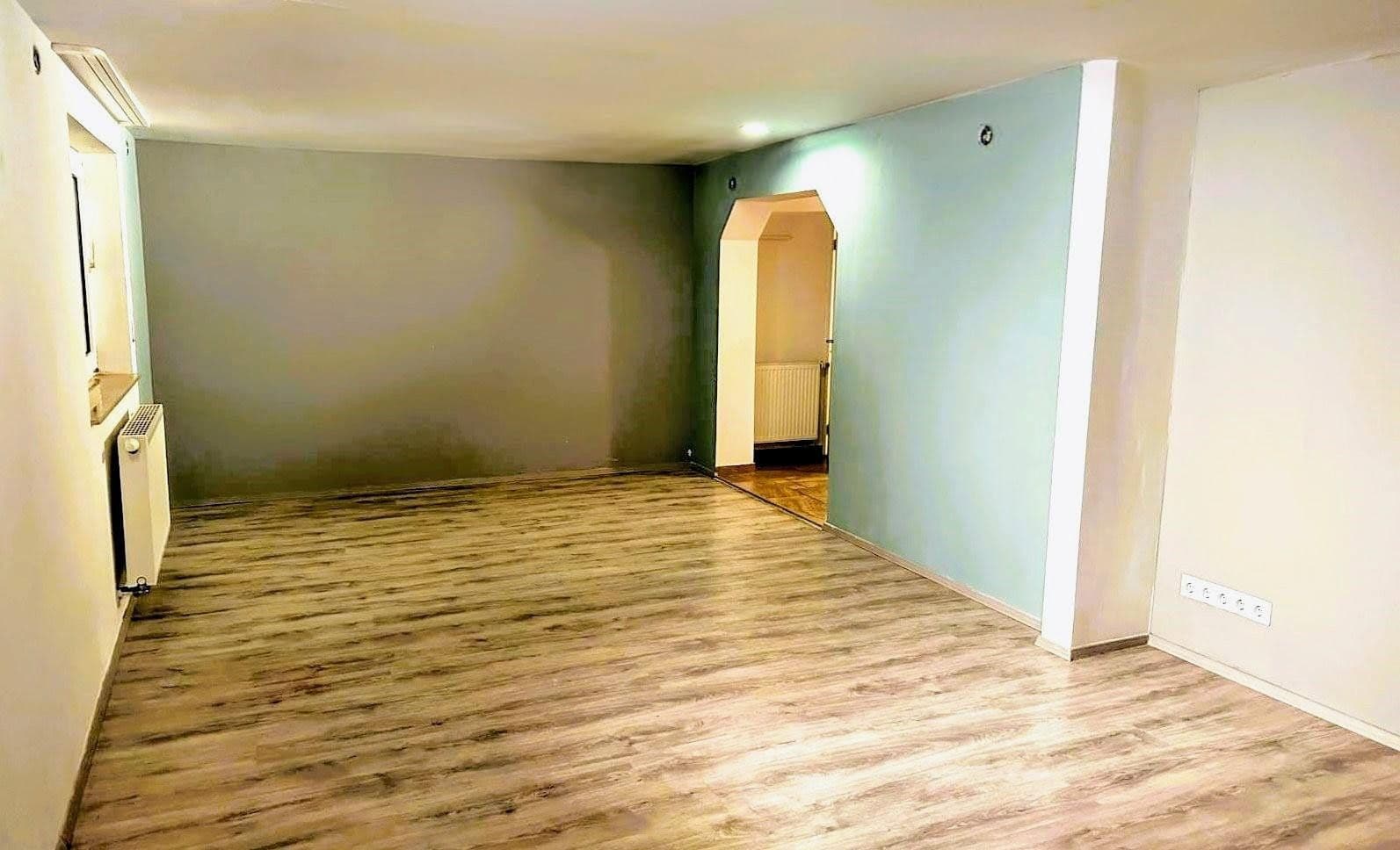 Prodej domu 300 m², pozemek 1.361 m², Alte Hohl 3, Kaiserslautern-Erlenbach, Porýní-Falc Prodej domu 300 m², pozemek 1.361 m², Alte Hohl 3, Kaiserslautern-Erlenbach, Porýní-Falc