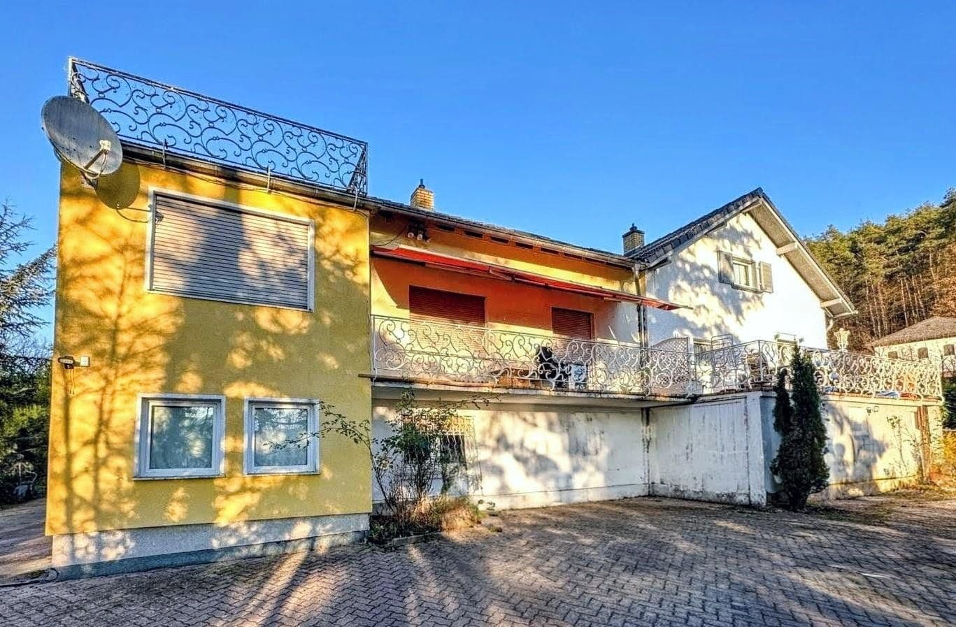 Prodej domu 300 m², pozemek 1.361 m², Alte Hohl 3, Kaiserslautern-Erlenbach, Porýní-Falc Prodej domu 300 m², pozemek 1.361 m², Alte Hohl 3, Kaiserslautern-Erlenbach, Porýní-Falc