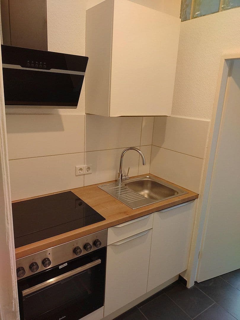 Pronájem bytu 2+1 46 m², Kaiserstraße 59, Kiel, Šlesvicko-Holštýnsko Pronájem bytu 2+1 46 m², Kaiserstraße 59, Kiel, Šlesvicko-Holštýnsko