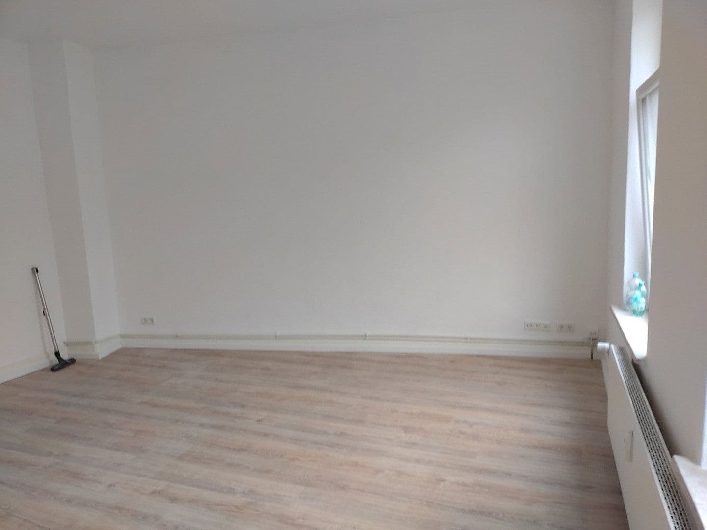 Pronájem bytu 2+1 46 m², Kaiserstraße 59, Kiel, Šlesvicko-Holštýnsko Pronájem bytu 2+1 46 m², Kaiserstraße 59, Kiel, Šlesvicko-Holštýnsko