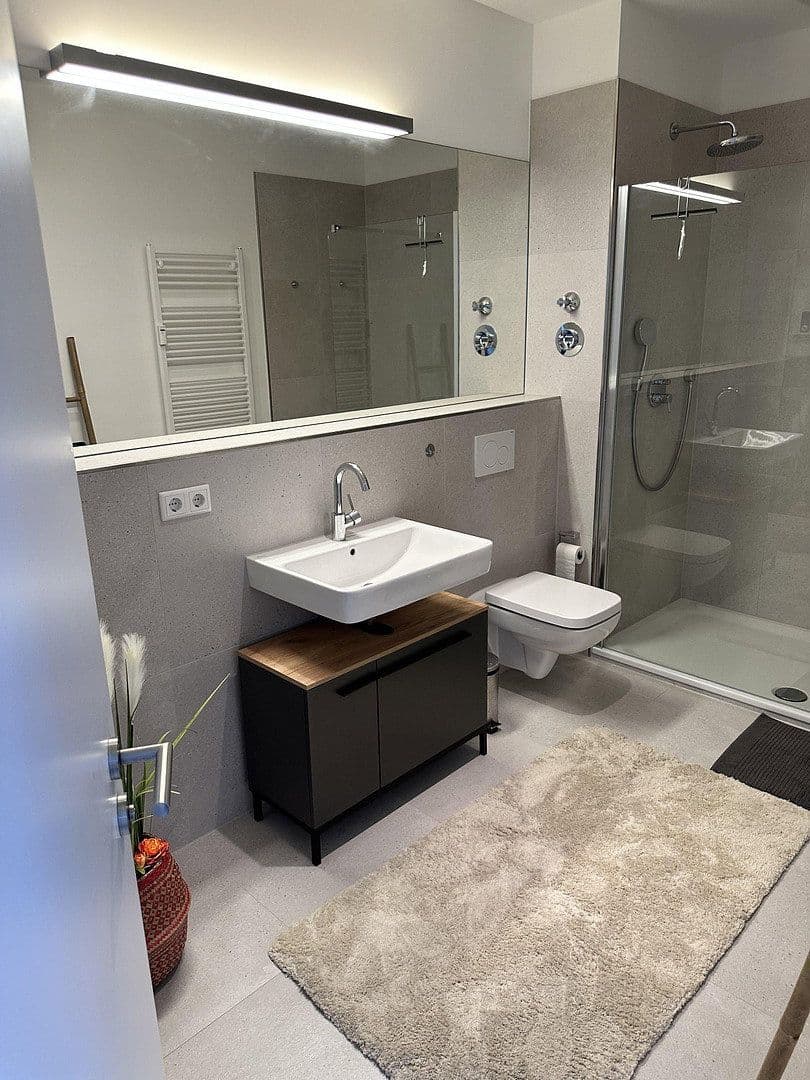 Pronájem bytu 2+1 92 m², Neuss, Severní Porýní-Vestfálsko Pronájem bytu 2+1 92 m², Neuss, Severní Porýní-Vestfálsko