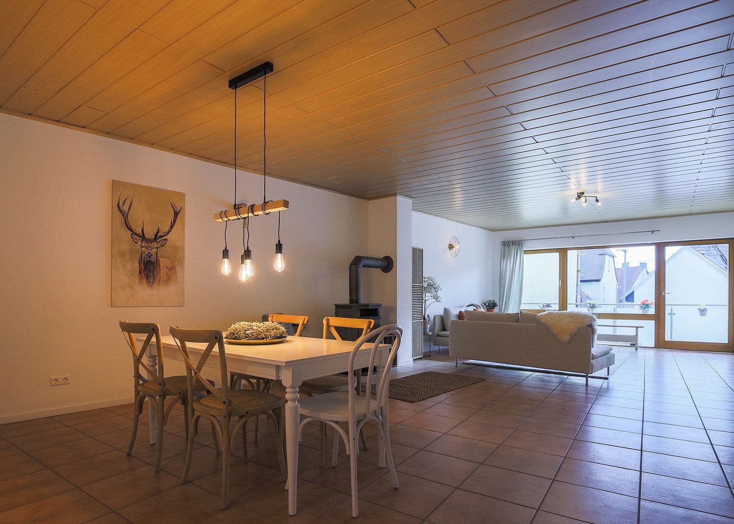 Pronájem bytu 5+1 177 m², Albersweiler, Porýní-Falc Pronájem bytu 5+1 177 m², Albersweiler, Porýní-Falc