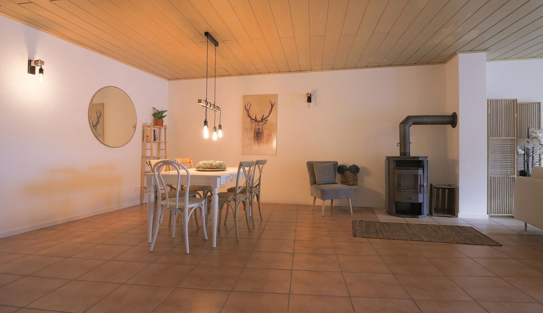 Pronájem bytu 5+1 177 m², Albersweiler, Porýní-Falc Pronájem bytu 5+1 177 m², Albersweiler, Porýní-Falc