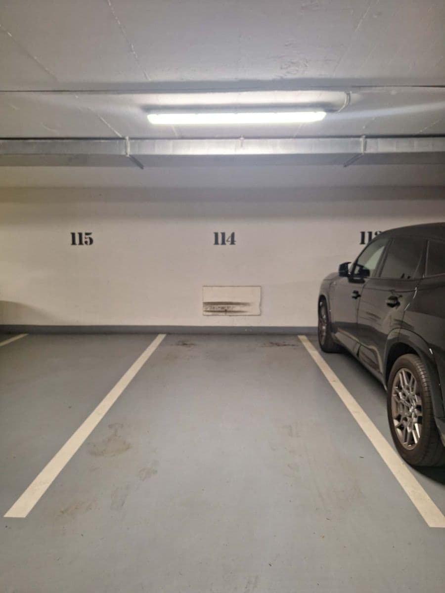 Pronájem garáže 12 m², Praha, Praha Pronájem garáže 12 m², Praha, Praha