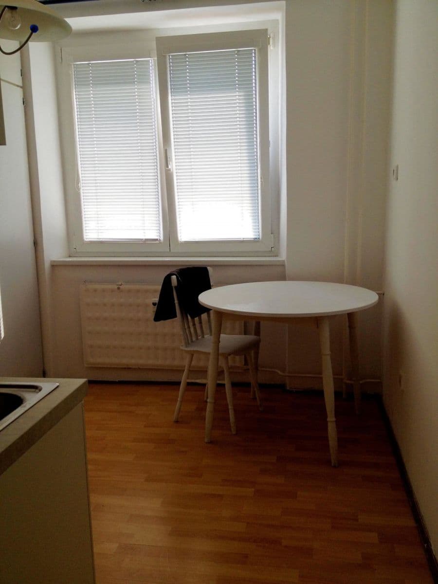 Pronájem bytu 1+1 39 m², Trenčianska, Ružinov, Bratislavský kraj Pronájem bytu 1+1 39 m², Trenčianska, Ružinov, Bratislavský kraj