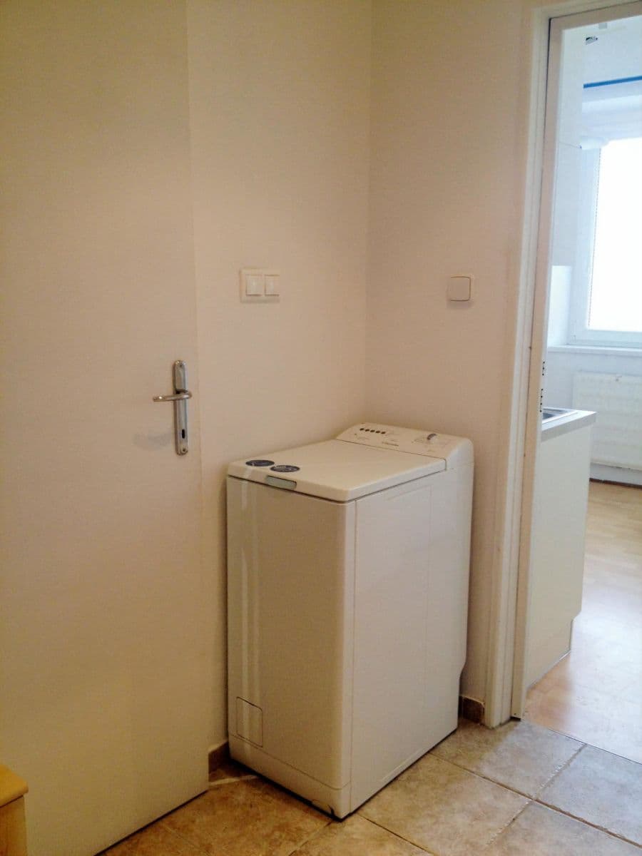 Pronájem bytu 1+1 39 m², Trenčianska, Ružinov, Bratislavský kraj Pronájem bytu 1+1 39 m², Trenčianska, Ružinov, Bratislavský kraj