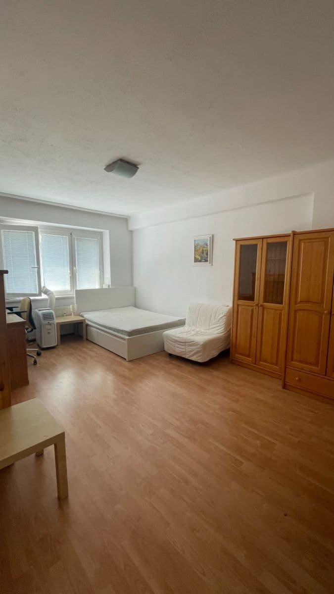 Pronájem bytu 1+1 39 m², Trenčianska, Ružinov, Bratislavský kraj Pronájem bytu 1+1 39 m², Trenčianska, Ružinov, Bratislavský kraj