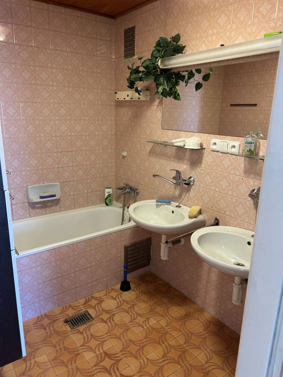 Prodej domu 150 m², pozemek 93 m², Za Lípou, Hradec Králové, Královéhradecký kraj Prodej domu 150 m², pozemek 93 m², Za Lípou, Hradec Králové, Královéhradecký kraj