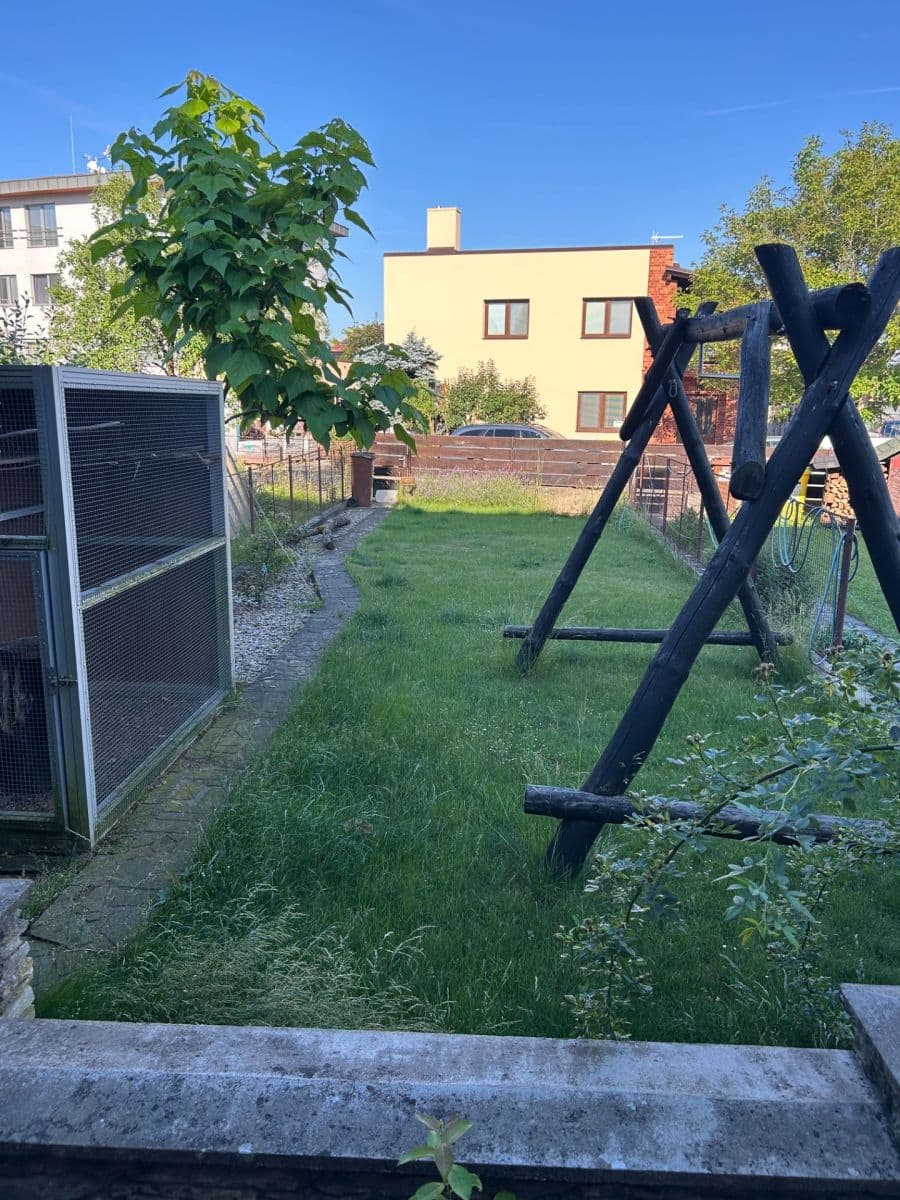 Prodej domu 150 m², pozemek 93 m², Za Lípou, Hradec Králové, Královéhradecký kraj Prodej domu 150 m², pozemek 93 m², Za Lípou, Hradec Králové, Královéhradecký kraj
