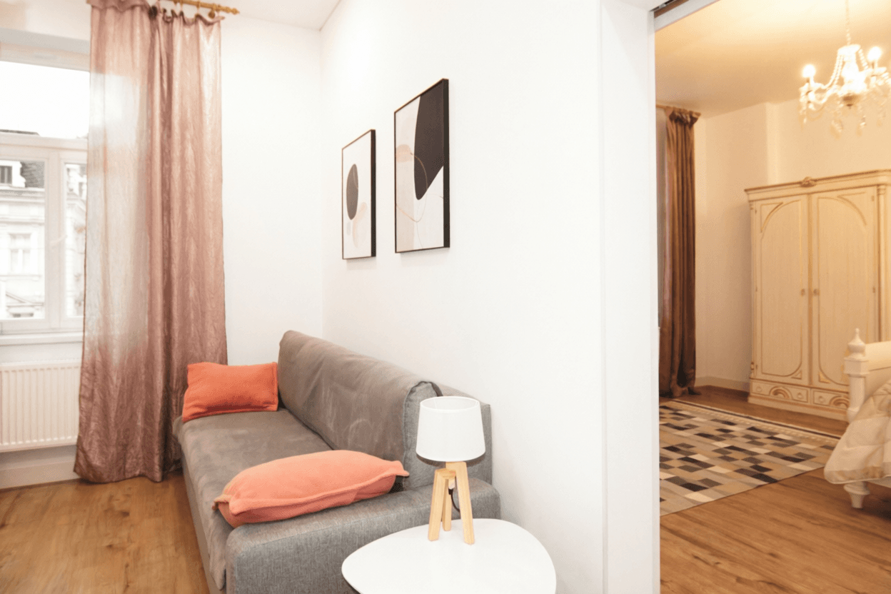 Pronájem bytu 2+kk 40 m², Vřídelní, Karlovy Vary, Karlovarský kraj Pronájem bytu 2+kk 40 m², Vřídelní, Karlovy Vary, Karlovarský kraj