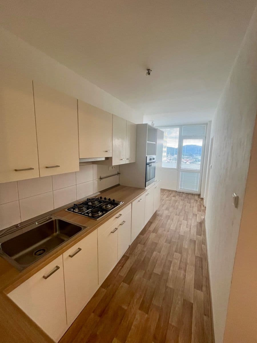 Pronájem bytu 3+kk 70 m², Hoření, Ústí nad Labem, Ústecký kraj Pronájem bytu 3+kk 70 m², Hoření, Ústí nad Labem, Ústecký kraj