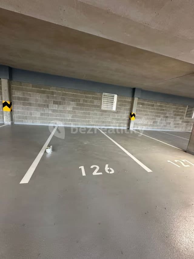 Pronájem garáže 13 m², Kardausova, Praha, Praha Pronájem garáže 13 m², Kardausova, Praha, Praha