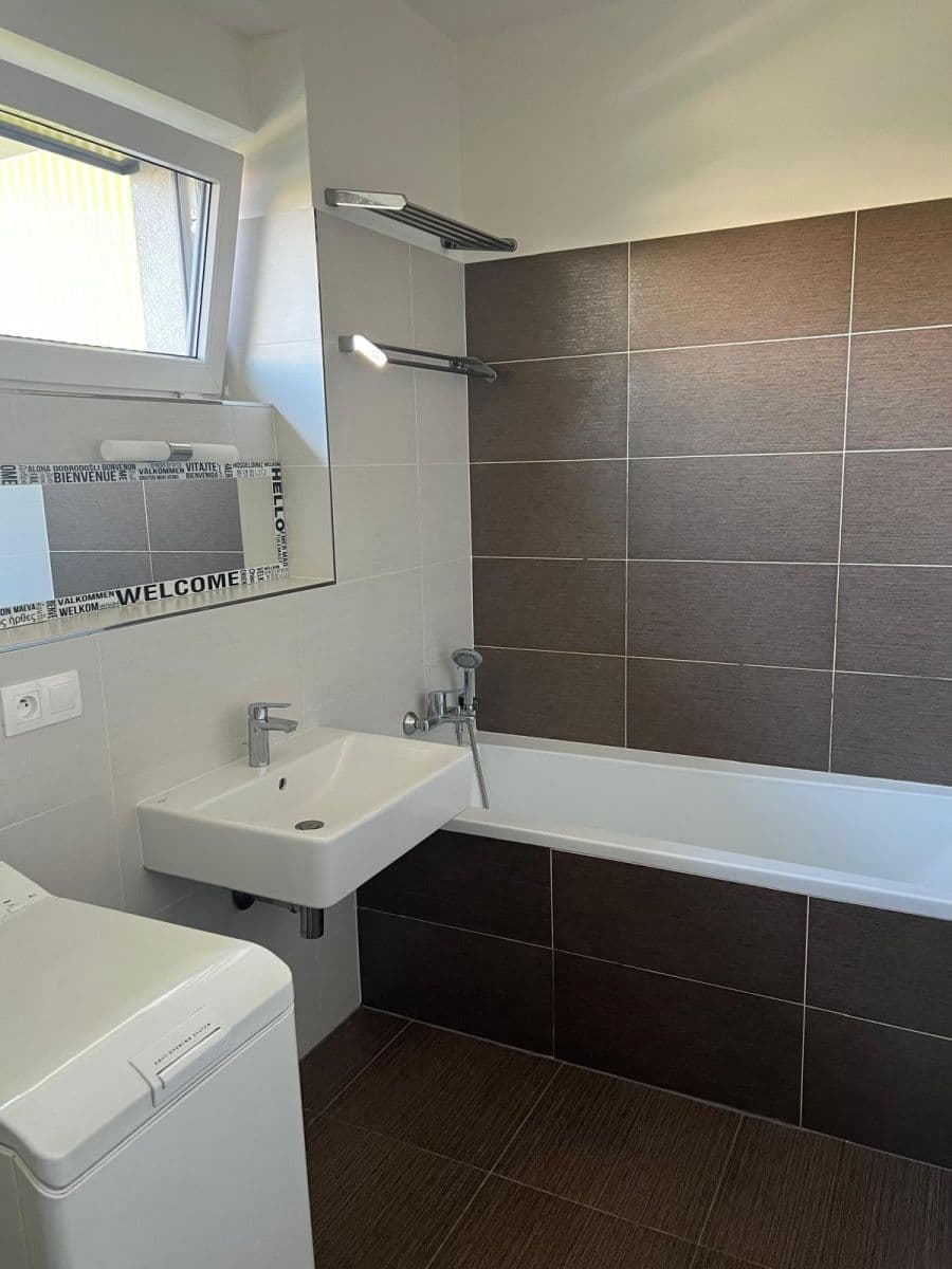 Pronájem bytu 1+kk 42 m², Počernická, Praha, Praha Pronájem bytu 1+kk 42 m², Počernická, Praha, Praha