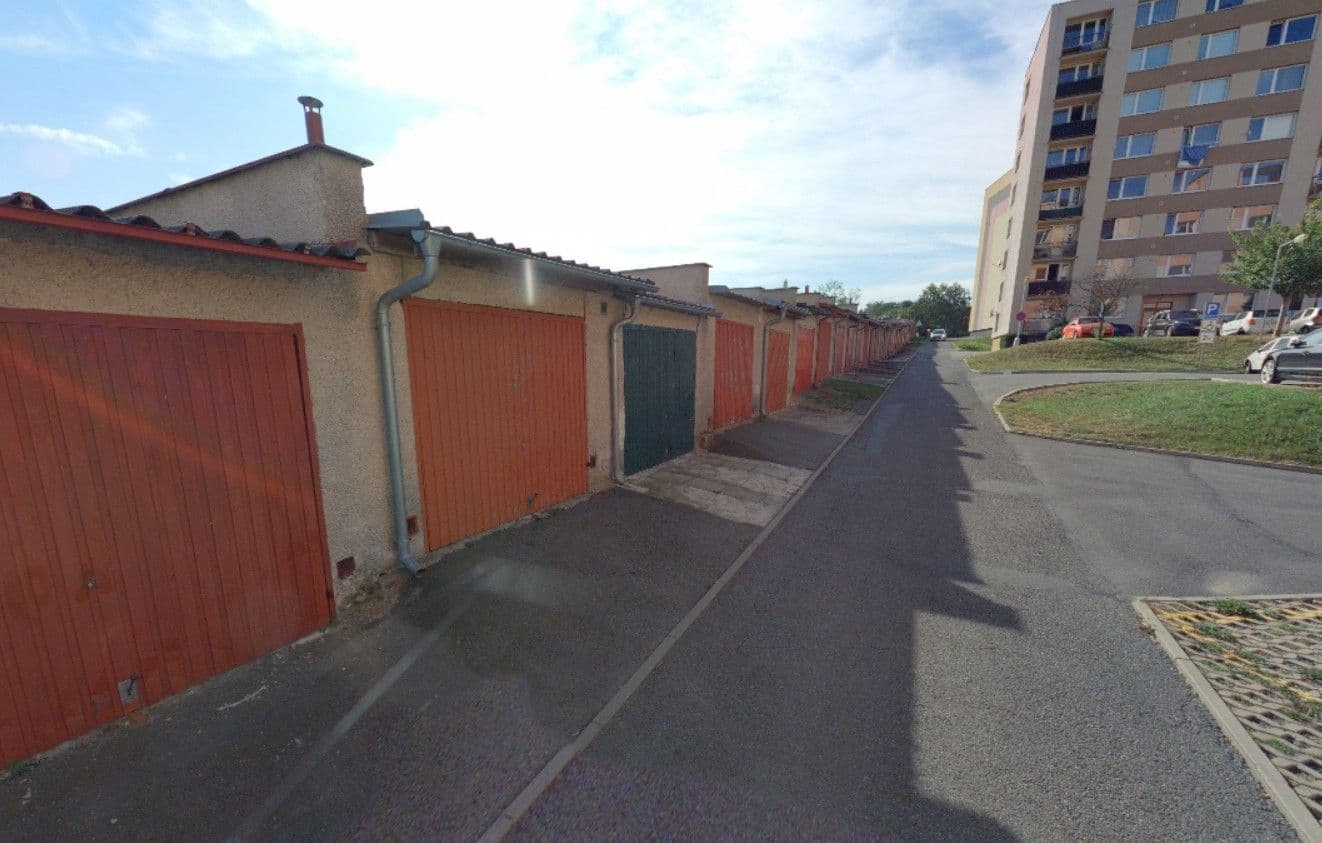 Pronájem garáže 21 m², Sedlčany, Středočeský kraj Pronájem garáže 21 m², Sedlčany, Středočeský kraj