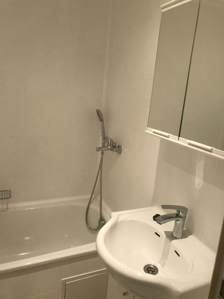 Pronájem bytu 2+1 59 m², Erno Košťála, Pardubice, Pardubický kraj Pronájem bytu 2+1 59 m², Erno Košťála, Pardubice, Pardubický kraj