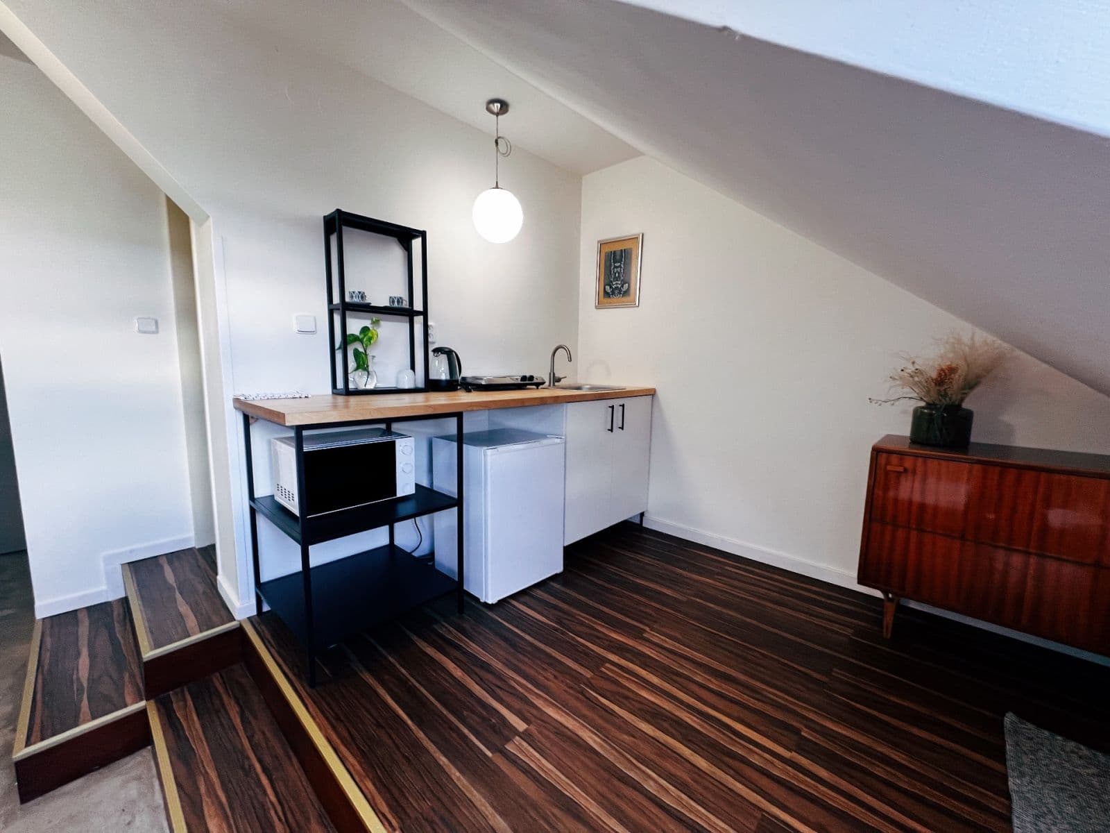 Pronájem bytu 1+kk 25 m², Bělohorská, Praha, Praha Pronájem bytu 1+kk 25 m², Bělohorská, Praha, Praha