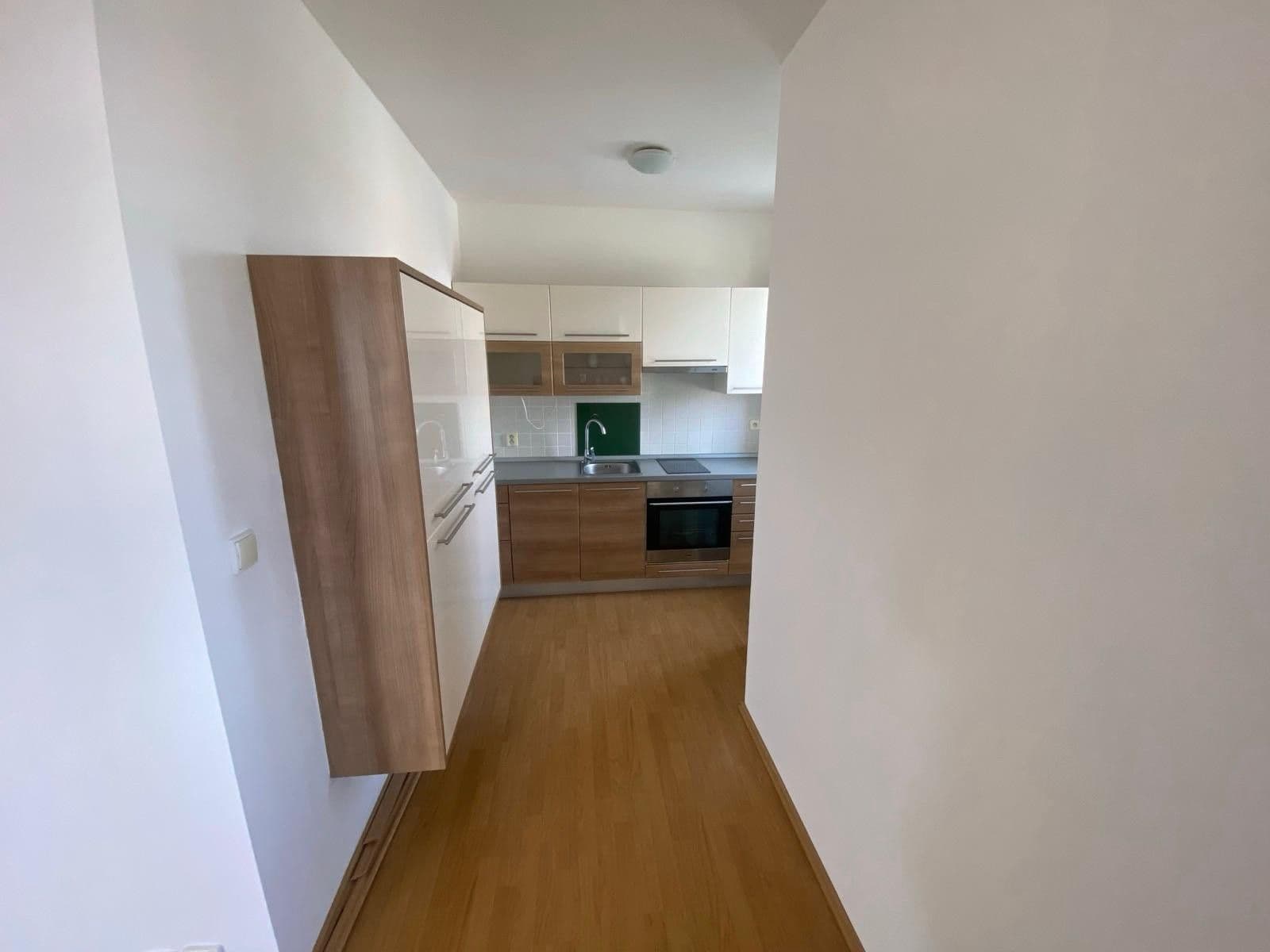 Pronájem bytu 1+kk 40 m², Vilová, Jirny, Středočeský kraj Pronájem bytu 1+kk 40 m², Vilová, Jirny, Středočeský kraj