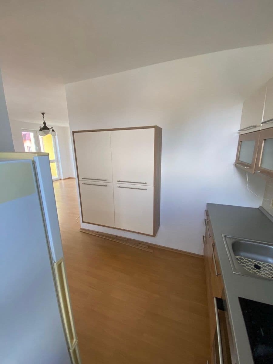 Pronájem bytu 1+kk 40 m², Vilová, Jirny, Středočeský kraj Pronájem bytu 1+kk 40 m², Vilová, Jirny, Středočeský kraj