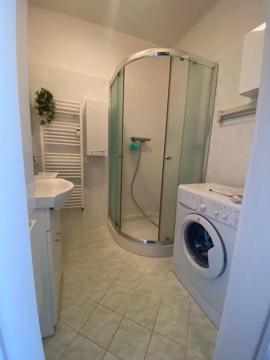Pronájem bytu 1+kk 40 m², Vilová, Jirny, Středočeský kraj Pronájem bytu 1+kk 40 m², Vilová, Jirny, Středočeský kraj