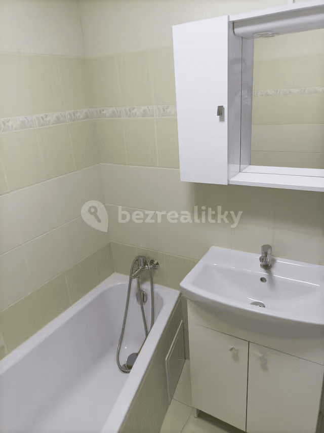 Prodej bytu 2+kk 39 m², Kojetická, Neratovice, Středočeský kraj Prodej bytu 2+kk 39 m², Kojetická, Neratovice, Středočeský kraj