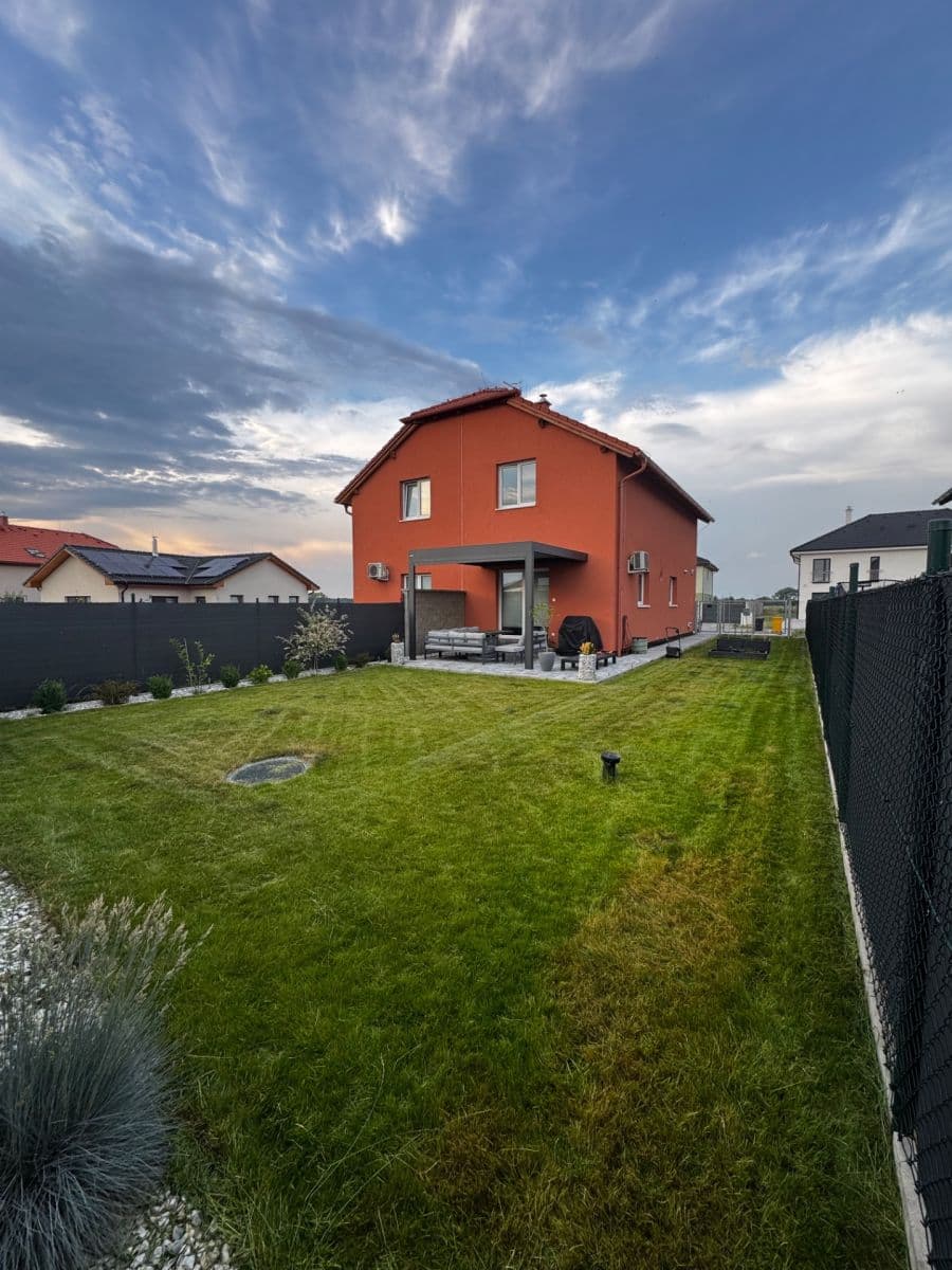 Pronájem domu 100 m², pozemek 350 m², Polerady, Středočeský kraj Pronájem domu 100 m², pozemek 350 m², Polerady, Středočeský kraj