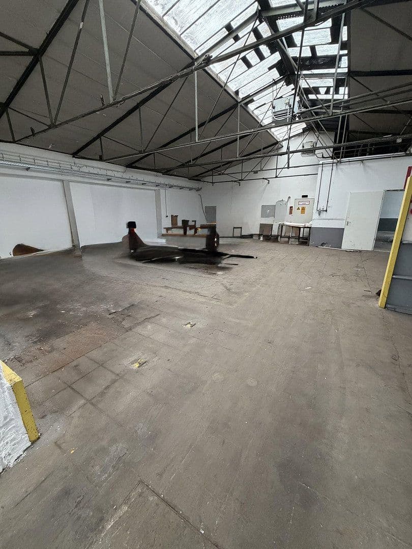 Pronájem nebytového prostoru 540 m², Posener Straße 35A, Lübeck, Šlesvicko-Holštýnsko Pronájem nebytového prostoru 540 m², Posener Straße 35A, Lübeck, Šlesvicko-Holštýnsko