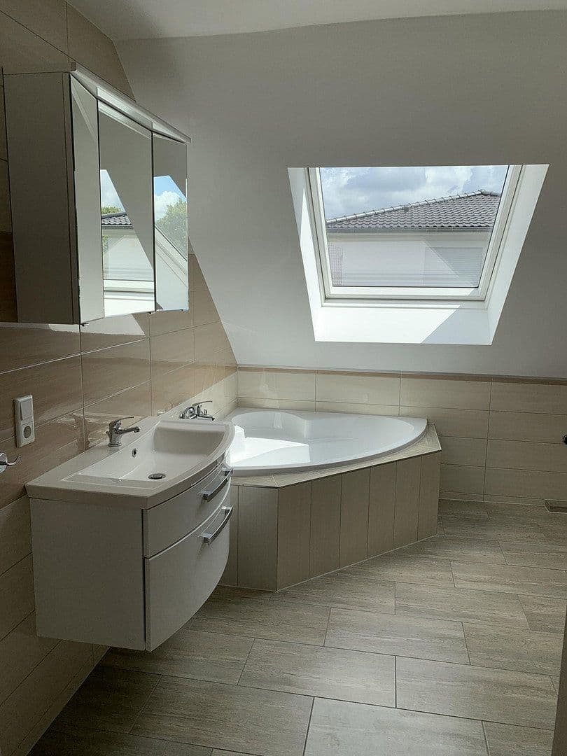 Pronájem bytu 3+1 89 m², Maiglöckchenweg 24, Kerpen, Severní Porýní-Vestfálsko Pronájem bytu 3+1 89 m², Maiglöckchenweg 24, Kerpen, Severní Porýní-Vestfálsko