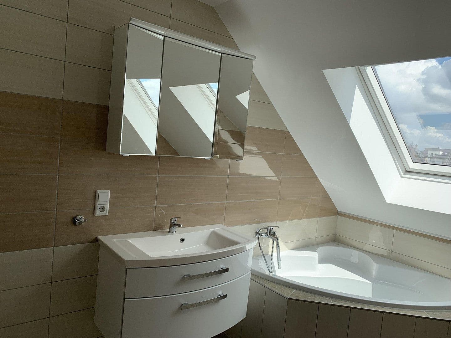 Pronájem bytu 3+1 89 m², Maiglöckchenweg 24, Kerpen, Severní Porýní-Vestfálsko Pronájem bytu 3+1 89 m², Maiglöckchenweg 24, Kerpen, Severní Porýní-Vestfálsko