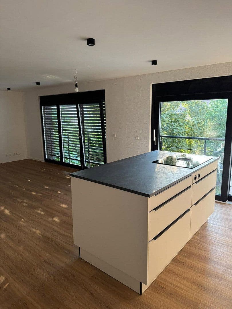 Pronájem bytu 2+1 65 m², Stuttgart, Bádensko-Württembersko Pronájem bytu 2+1 65 m², Stuttgart, Bádensko-Württembersko