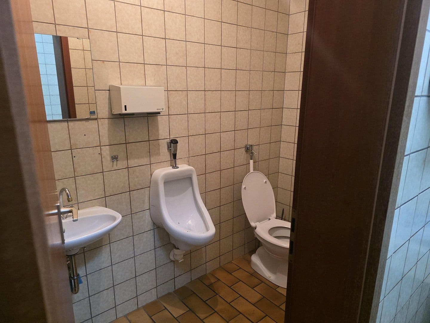 Pronájem nebytového prostoru 792 m², Daimlerstr. 11, Plüderhausen, Bádensko-Württembersko Pronájem nebytového prostoru 792 m², Daimlerstr. 11, Plüderhausen, Bádensko-Württembersko