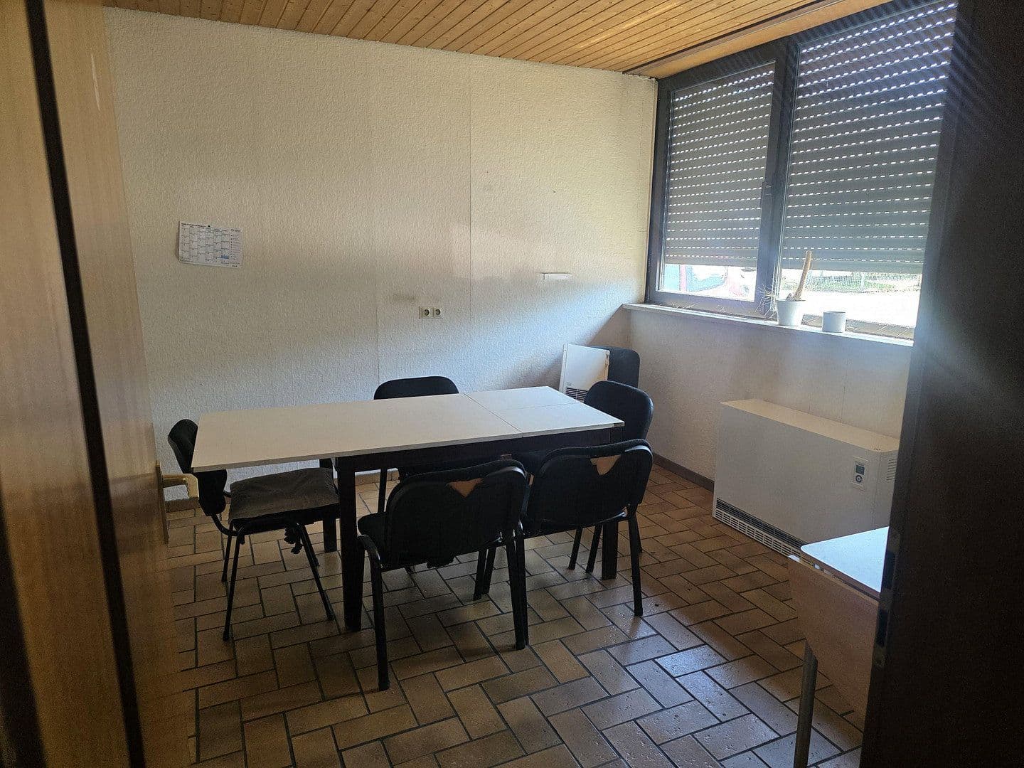 Pronájem nebytového prostoru 792 m², Daimlerstr. 11, Plüderhausen, Bádensko-Württembersko Pronájem nebytového prostoru 792 m², Daimlerstr. 11, Plüderhausen, Bádensko-Württembersko
