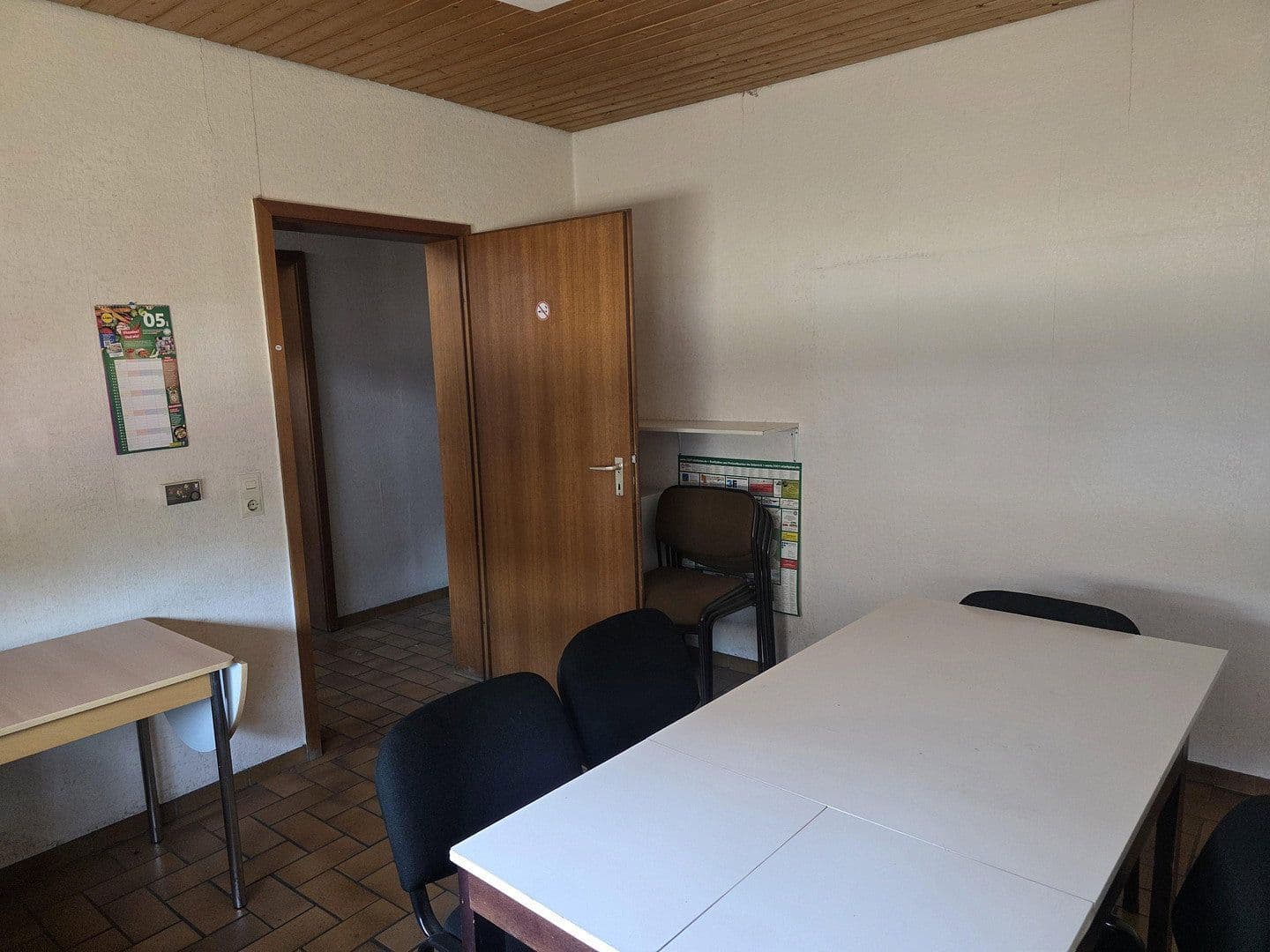 Pronájem nebytového prostoru 792 m², Daimlerstr. 11, Plüderhausen, Bádensko-Württembersko Pronájem nebytového prostoru 792 m², Daimlerstr. 11, Plüderhausen, Bádensko-Württembersko