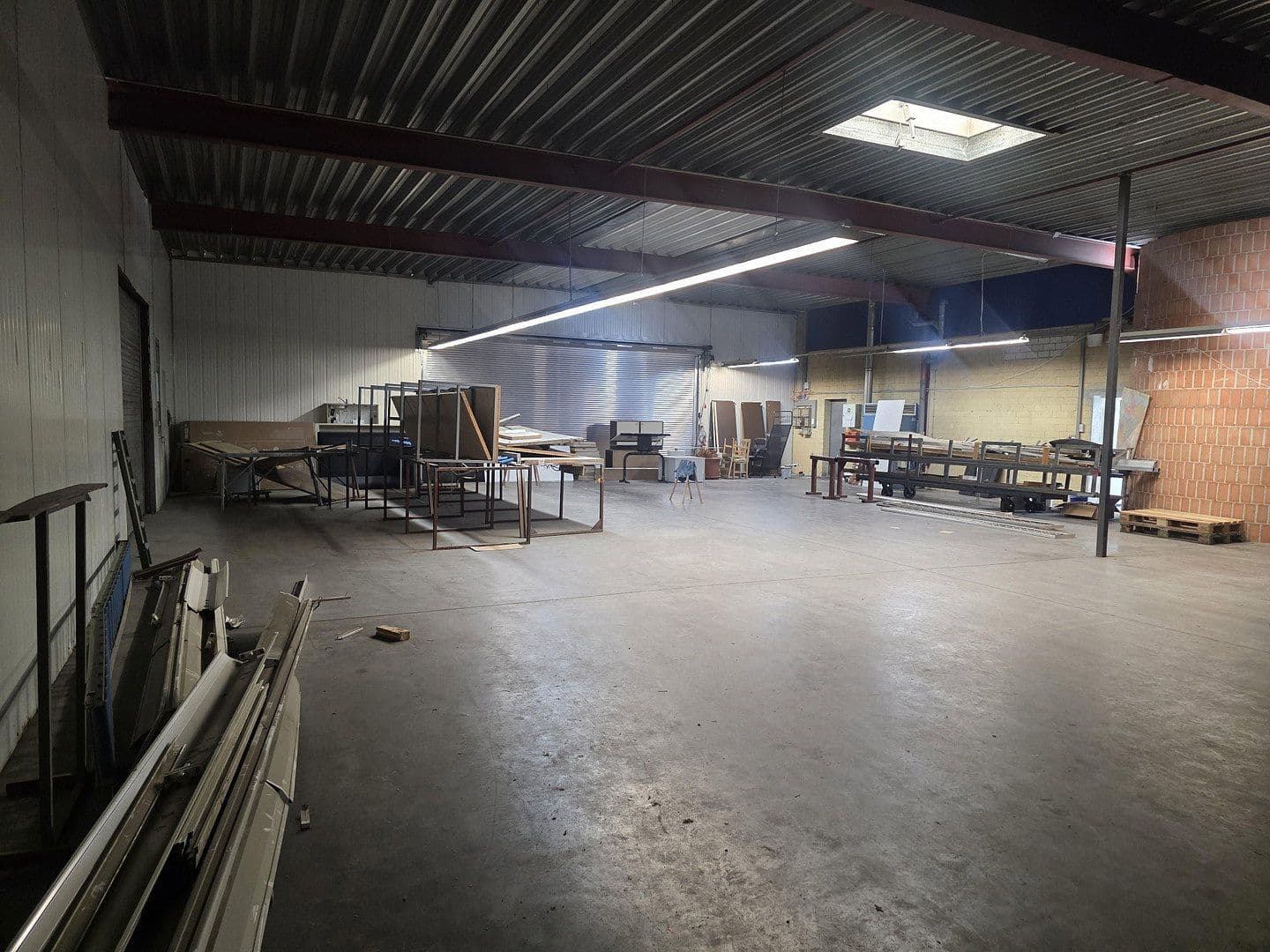Pronájem nebytového prostoru 792 m², Daimlerstr. 11, Plüderhausen, Bádensko-Württembersko Pronájem nebytového prostoru 792 m², Daimlerstr. 11, Plüderhausen, Bádensko-Württembersko