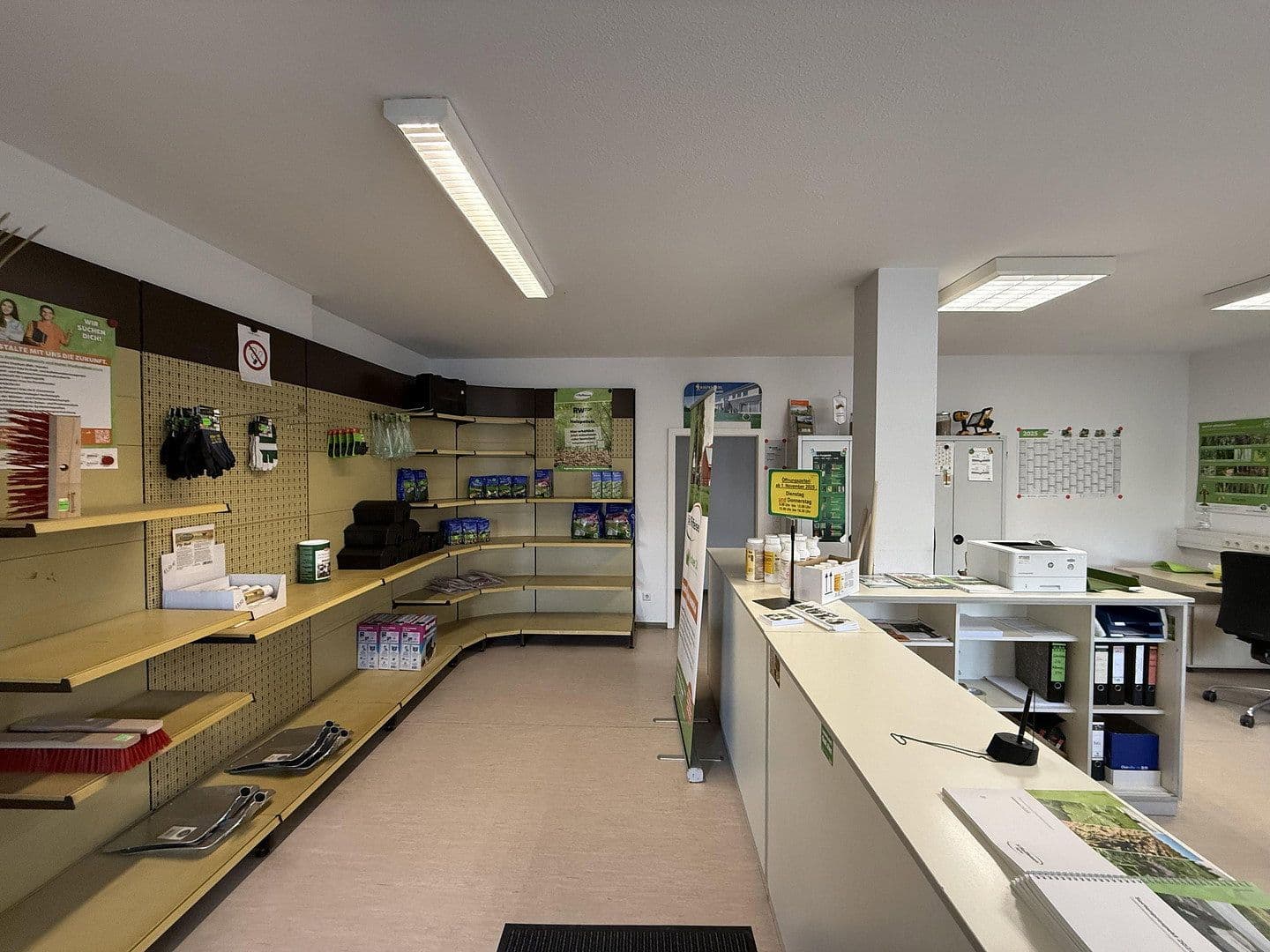 Prodej nebytového prostoru 9.227 m², Lütersheimer Straße 2, Volkmarsen, Hessen Prodej nebytového prostoru 9.227 m², Lütersheimer Straße 2, Volkmarsen, Hessen