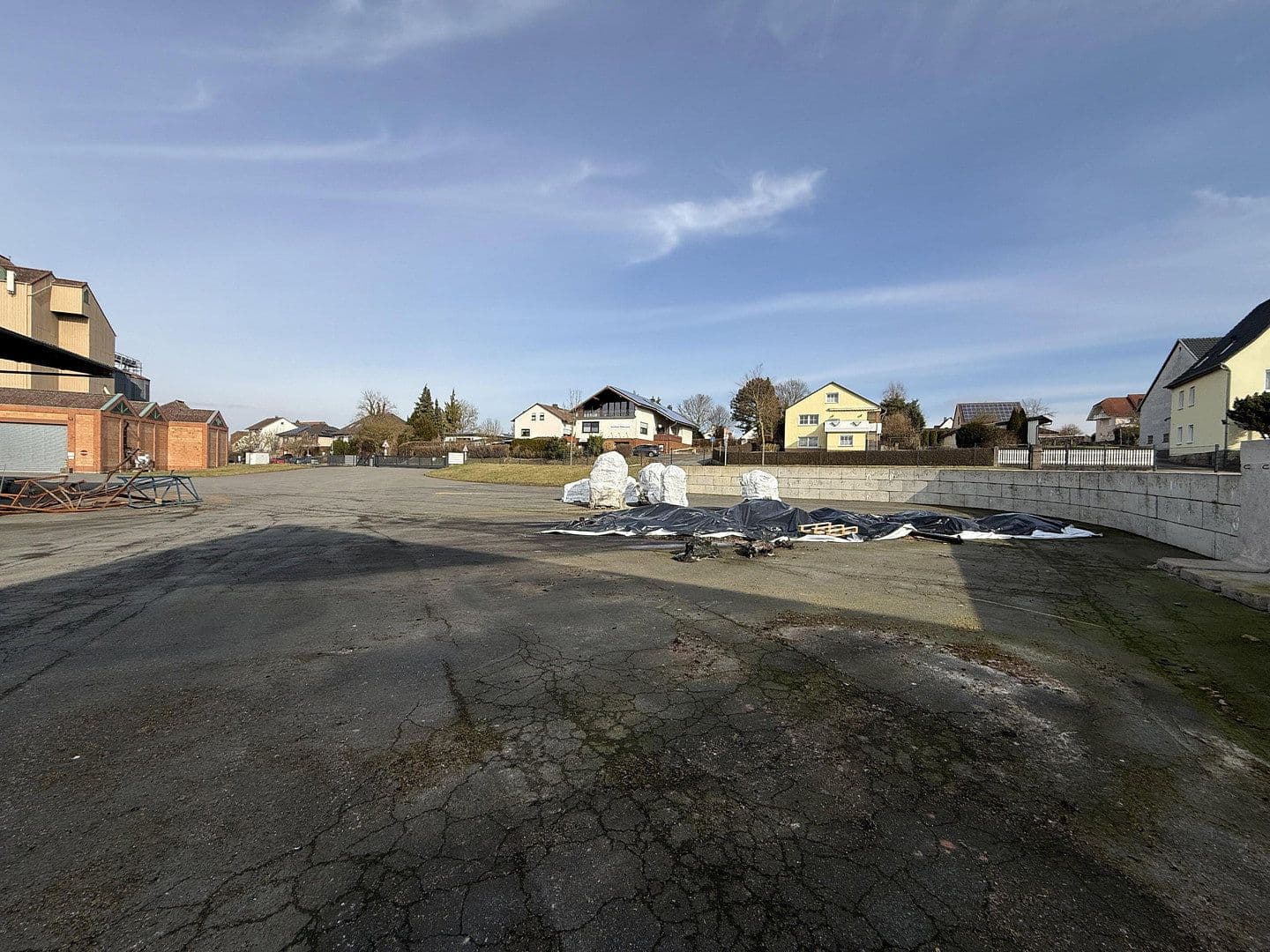 Prodej nebytového prostoru 9.227 m², Lütersheimer Straße 2, Volkmarsen, Hessen Prodej nebytového prostoru 9.227 m², Lütersheimer Straße 2, Volkmarsen, Hessen