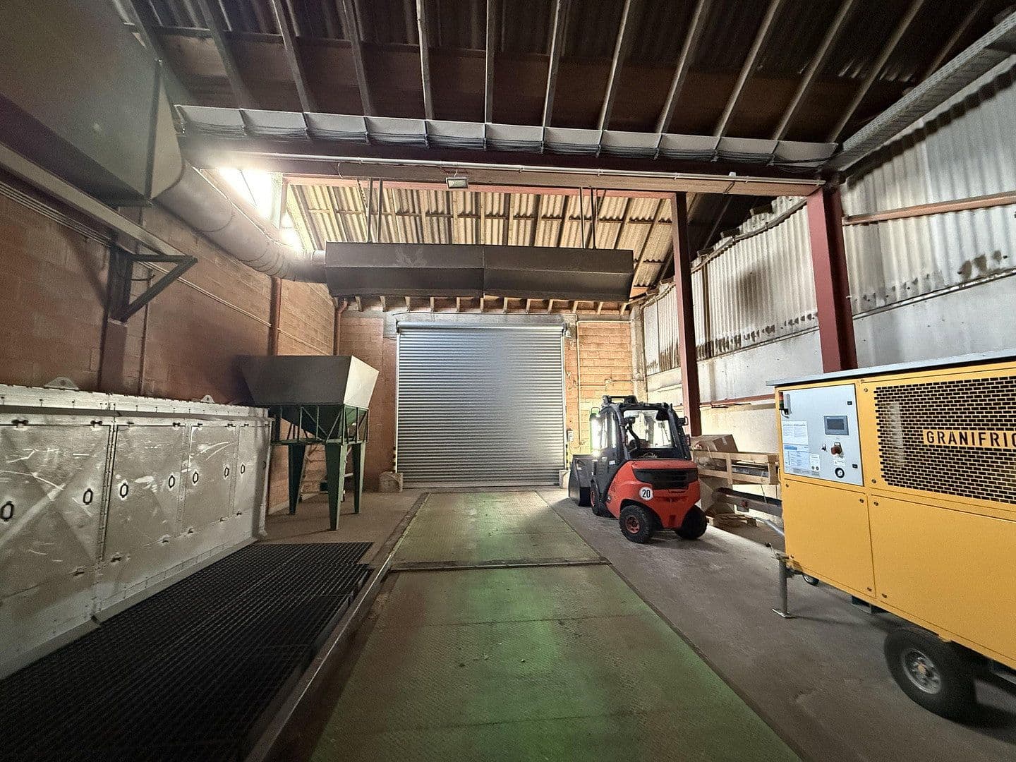 Prodej nebytového prostoru 9.227 m², Lütersheimer Straße 2, Volkmarsen, Hessen Prodej nebytového prostoru 9.227 m², Lütersheimer Straße 2, Volkmarsen, Hessen
