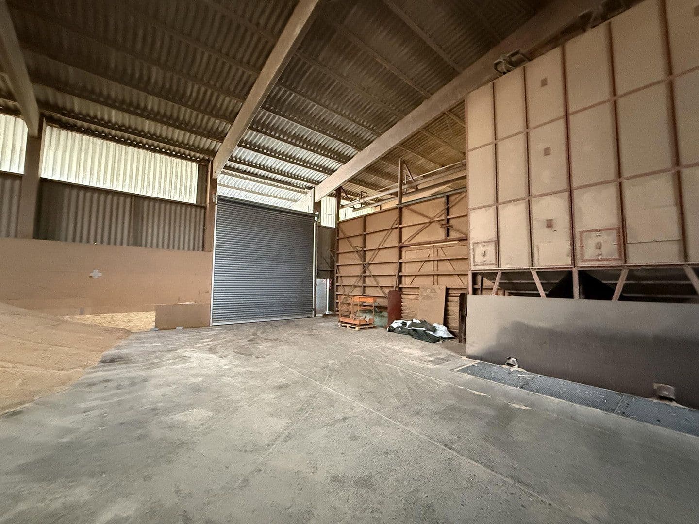 Prodej nebytového prostoru 9.227 m², Lütersheimer Straße 2, Volkmarsen, Hessen Prodej nebytového prostoru 9.227 m², Lütersheimer Straße 2, Volkmarsen, Hessen