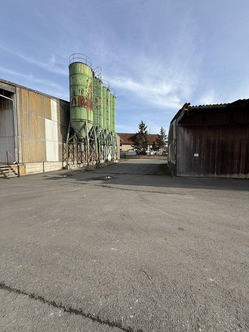 Prodej nebytového prostoru 9.227 m², Lütersheimer Straße 2, Volkmarsen, Hessen Prodej nebytového prostoru 9.227 m², Lütersheimer Straße 2, Volkmarsen, Hessen