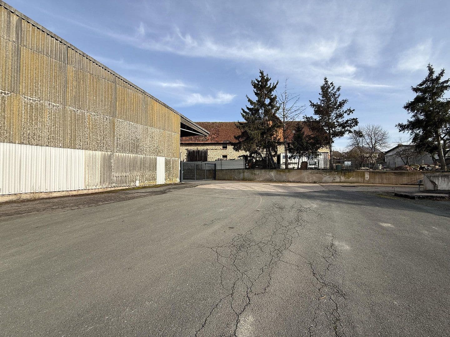 Prodej nebytového prostoru 9.227 m², Lütersheimer Straße 2, Volkmarsen, Hessen Prodej nebytového prostoru 9.227 m², Lütersheimer Straße 2, Volkmarsen, Hessen