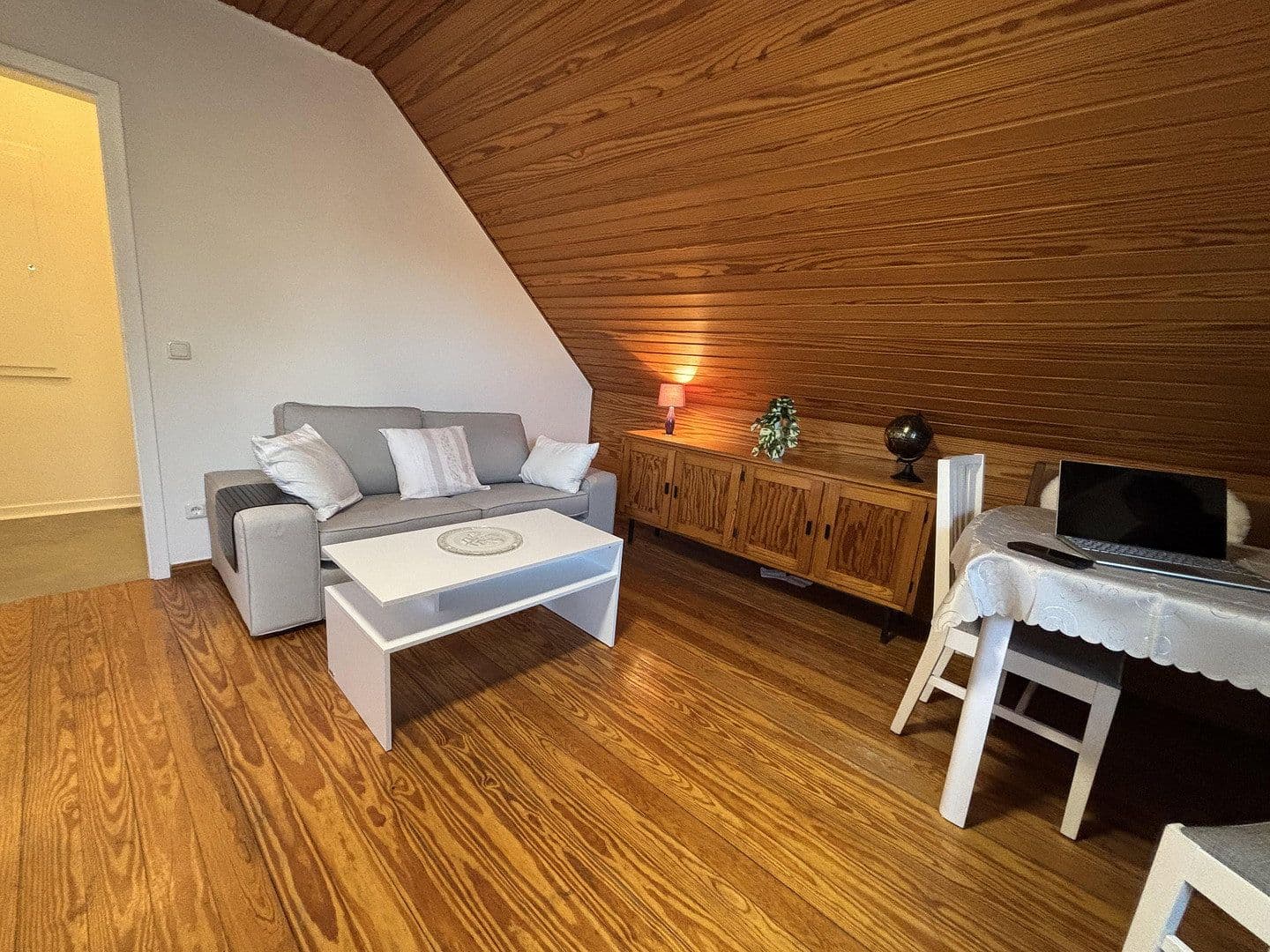 Pronájem bytu 1+1 24 m², Mühlenbroicher Weg 143, Düsseldorf, Severní Porýní-Vestfálsko Pronájem bytu 1+1 24 m², Mühlenbroicher Weg 143, Düsseldorf, Severní Porýní-Vestfálsko