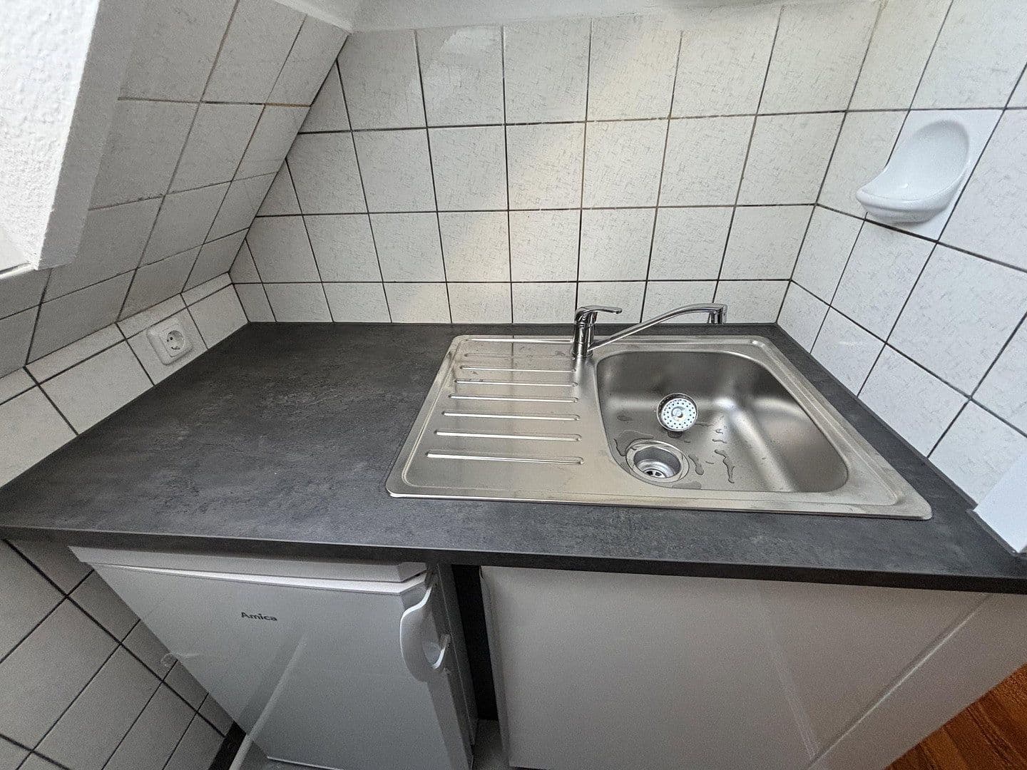 Pronájem bytu 1+1 24 m², Mühlenbroicher Weg 143, Düsseldorf, Severní Porýní-Vestfálsko Pronájem bytu 1+1 24 m², Mühlenbroicher Weg 143, Düsseldorf, Severní Porýní-Vestfálsko