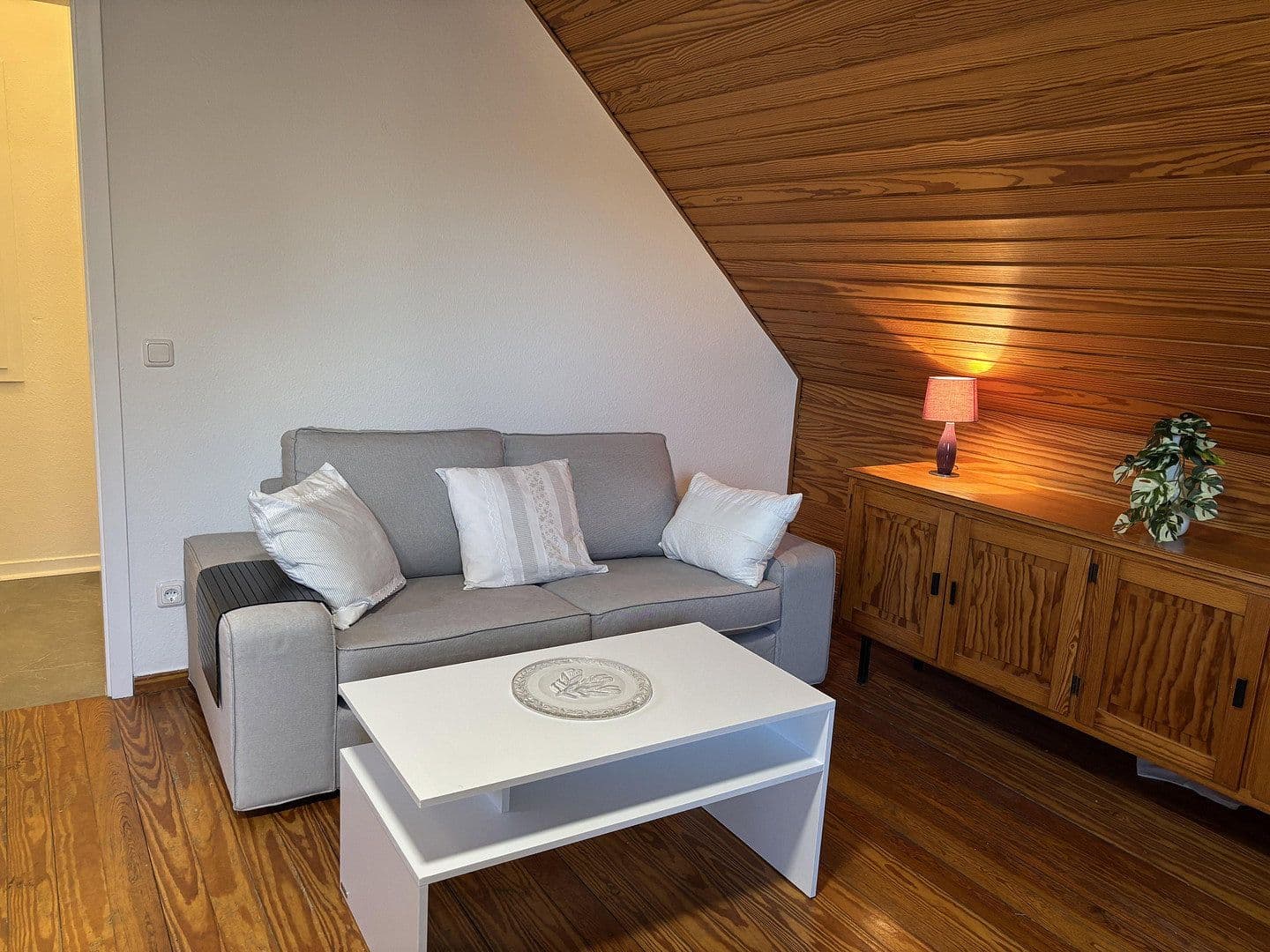Pronájem bytu 1+1 24 m², Mühlenbroicher Weg 143, Düsseldorf, Severní Porýní-Vestfálsko Pronájem bytu 1+1 24 m², Mühlenbroicher Weg 143, Düsseldorf, Severní Porýní-Vestfálsko