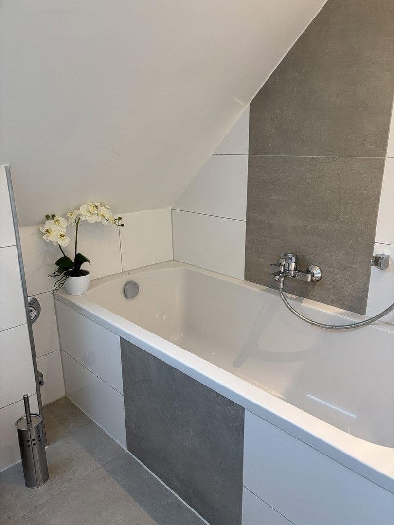 Pronájem bytu 1+1 24 m², Mühlenbroicher Weg 143, Düsseldorf, Severní Porýní-Vestfálsko Pronájem bytu 1+1 24 m², Mühlenbroicher Weg 143, Düsseldorf, Severní Porýní-Vestfálsko