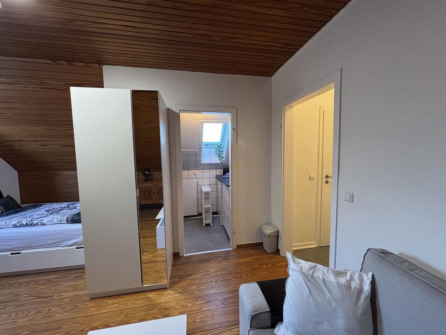 Pronájem bytu 1+1 24 m², Mühlenbroicher Weg 143, Düsseldorf, Severní Porýní-Vestfálsko Pronájem bytu 1+1 24 m², Mühlenbroicher Weg 143, Düsseldorf, Severní Porýní-Vestfálsko