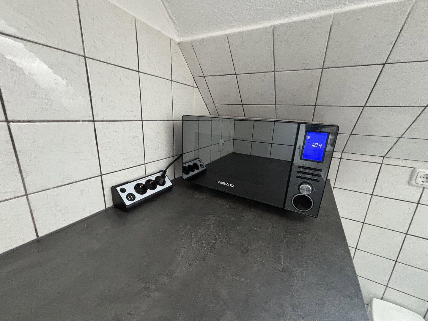 Pronájem bytu 1+1 24 m², Mühlenbroicher Weg 143, Düsseldorf, Severní Porýní-Vestfálsko Pronájem bytu 1+1 24 m², Mühlenbroicher Weg 143, Düsseldorf, Severní Porýní-Vestfálsko