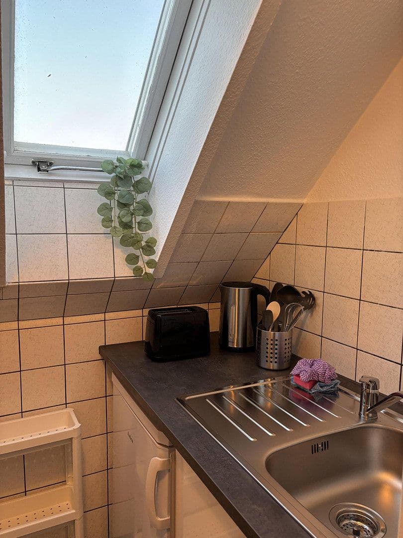 Pronájem bytu 1+1 24 m², Mühlenbroicher Weg 143, Düsseldorf, Severní Porýní-Vestfálsko Pronájem bytu 1+1 24 m², Mühlenbroicher Weg 143, Düsseldorf, Severní Porýní-Vestfálsko