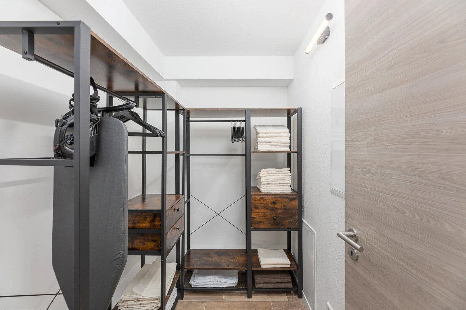 Pronájem bytu 1+1 38 m², Heidelberg, Bádensko-Württembersko Pronájem bytu 1+1 38 m², Heidelberg, Bádensko-Württembersko
