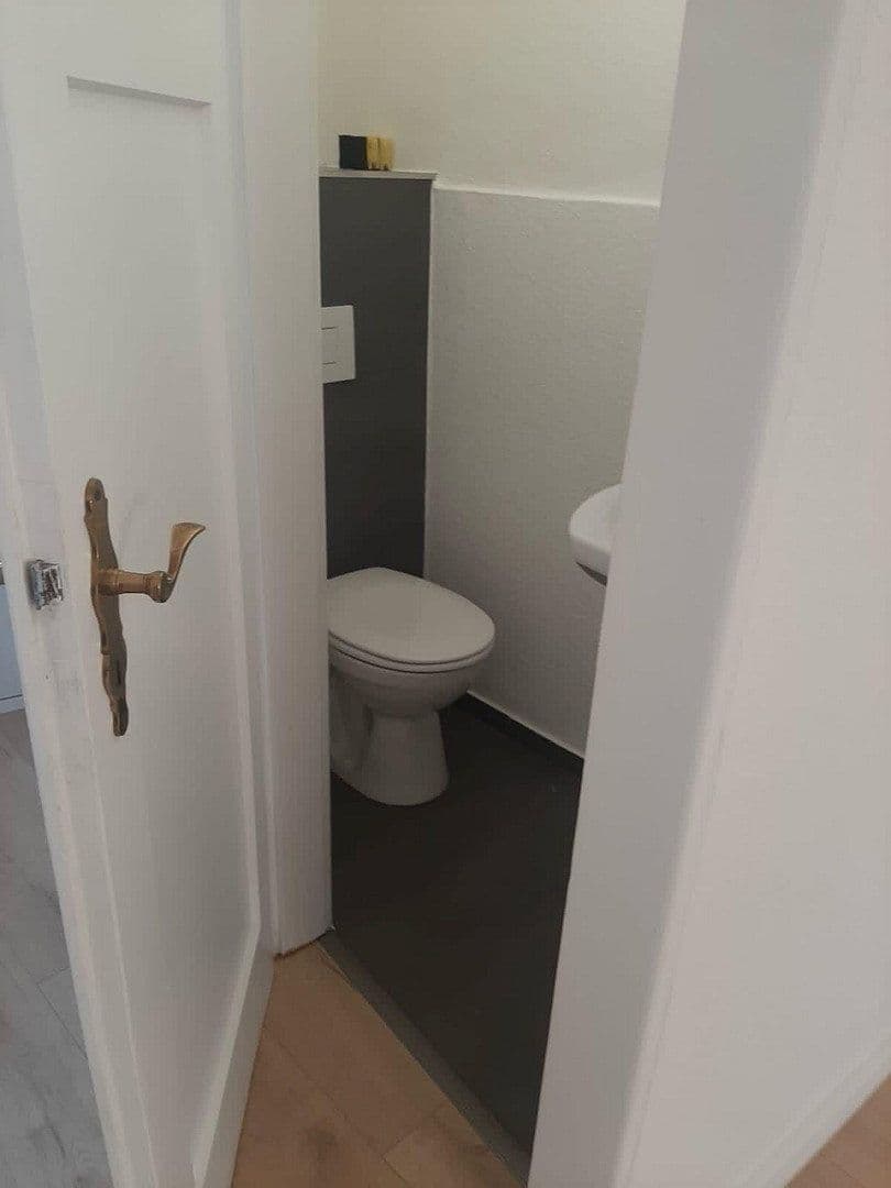 Pronájem bytu 4+1 115 m², Stromerstr. 1/1A, Nürnberg, Bavorsko Pronájem bytu 4+1 115 m², Stromerstr. 1/1A, Nürnberg, Bavorsko