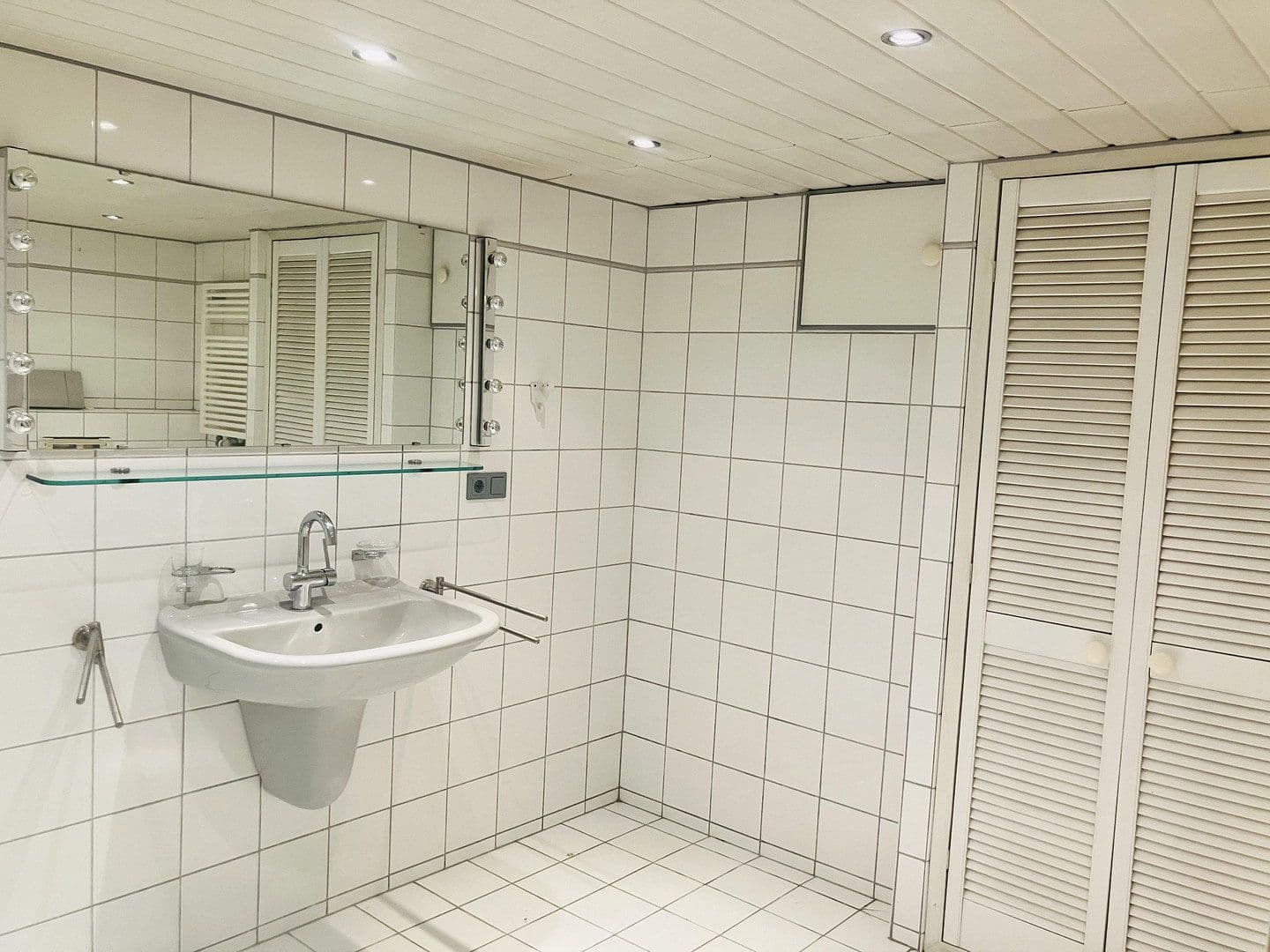 Prodej domu 164 m², pozemek 146 m², Utehof 19, Köln, Severní Porýní-Vestfálsko Prodej domu 164 m², pozemek 146 m², Utehof 19, Köln, Severní Porýní-Vestfálsko