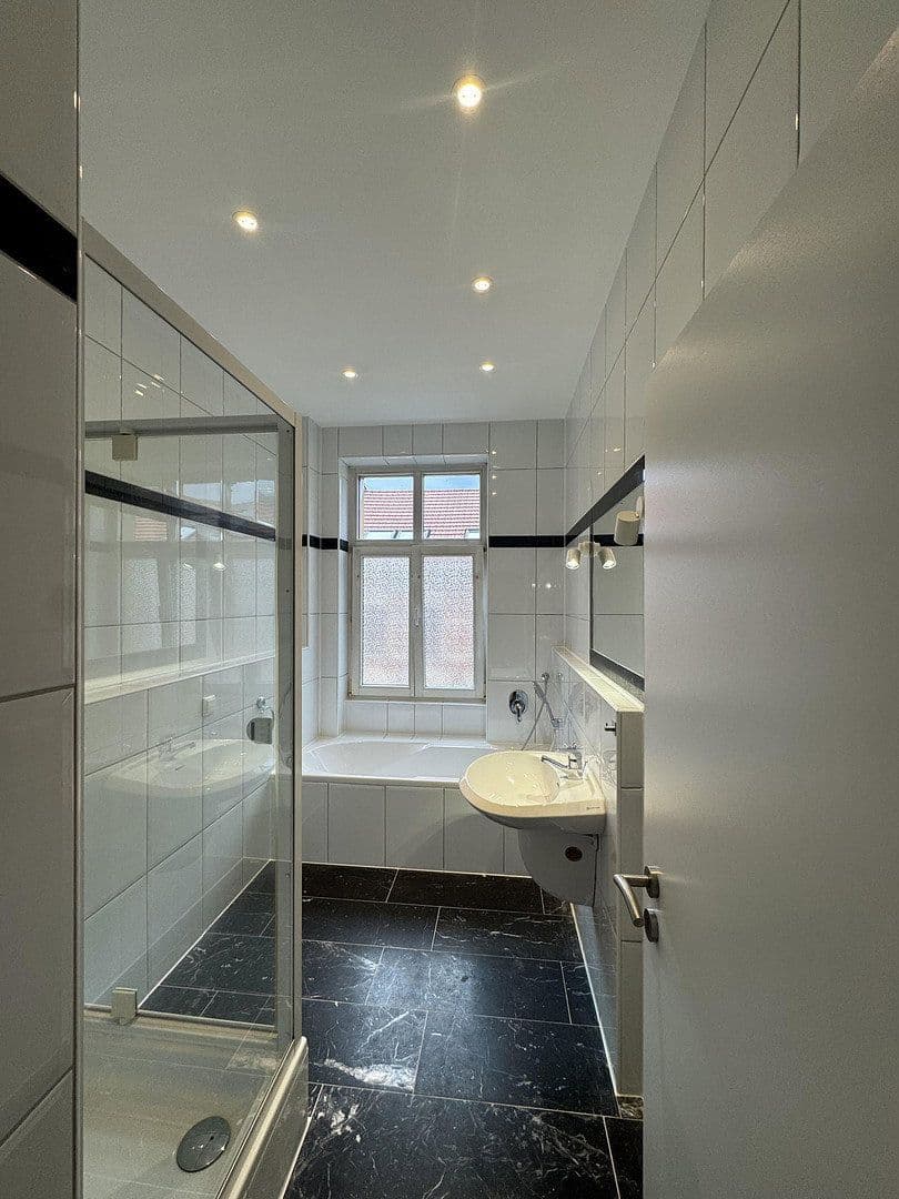 Pronájem bytu 2+1 70 m², Halle (Saale), Sasko-Anhaltsko Pronájem bytu 2+1 70 m², Halle (Saale), Sasko-Anhaltsko